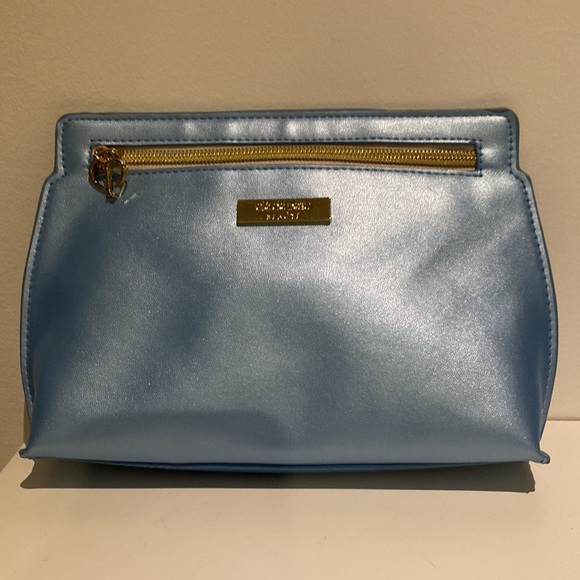 ✈️L’occitane 10-piece travel set 💗 - Picture 8 of 11